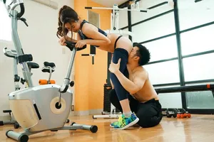 Xin gã chồng đi tập gym, người vợ cắm sừng với anh pt