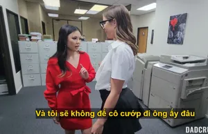 Bố dượng trúng số trả bài cùng lúc công chúa và em trợ lý riêng
