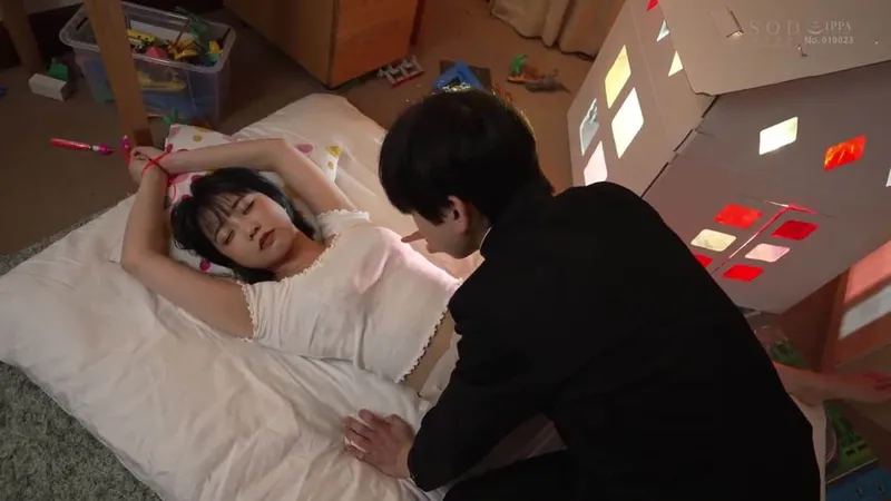 Trả thù anh trai thường xuyên bắt nạt bằng cách nắc cô bạn gái anh ấy